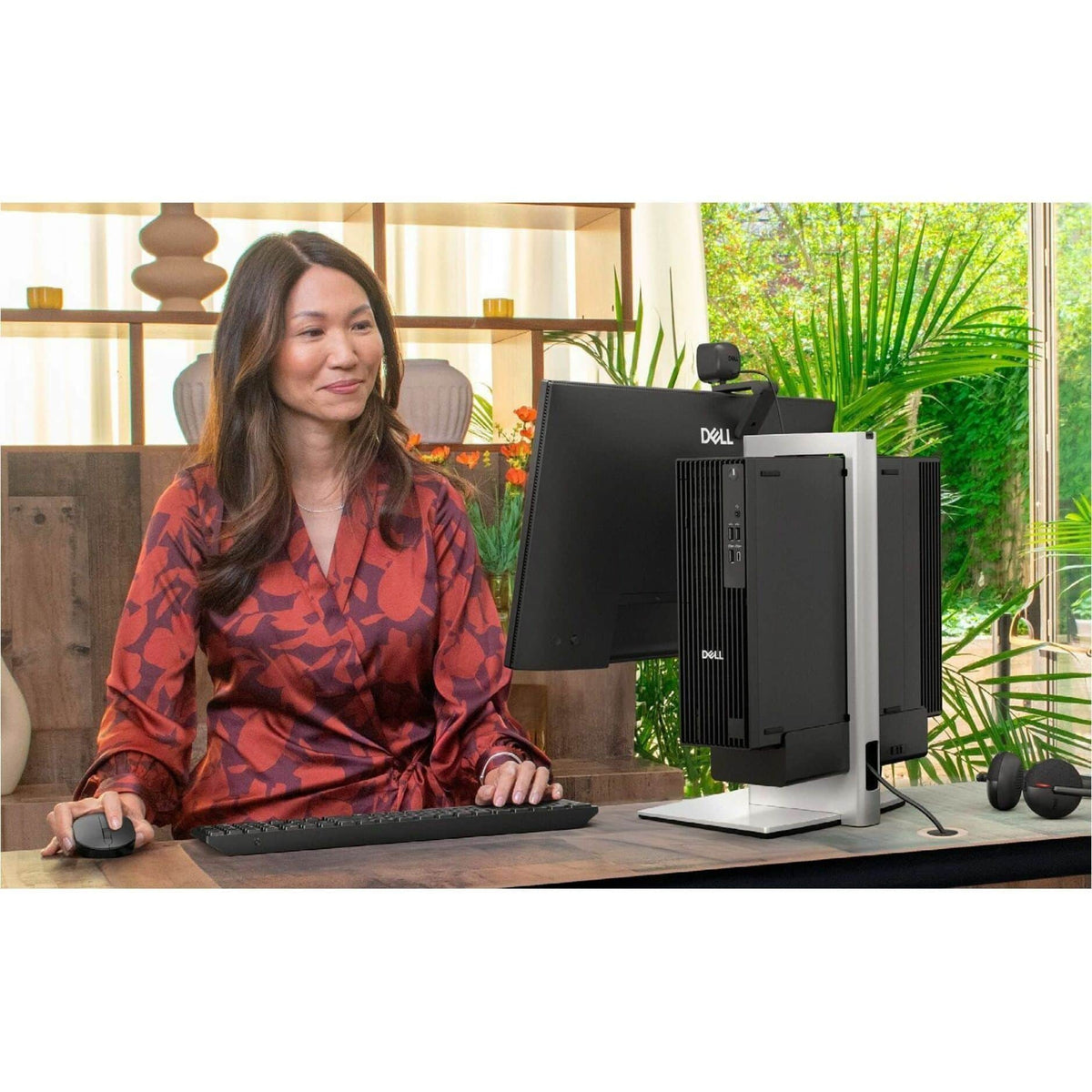 Dell - Pro Slim Plus Desktop - Intel Core Ultra 7 - 32GB Memory - 512GB SSD - Standard Black