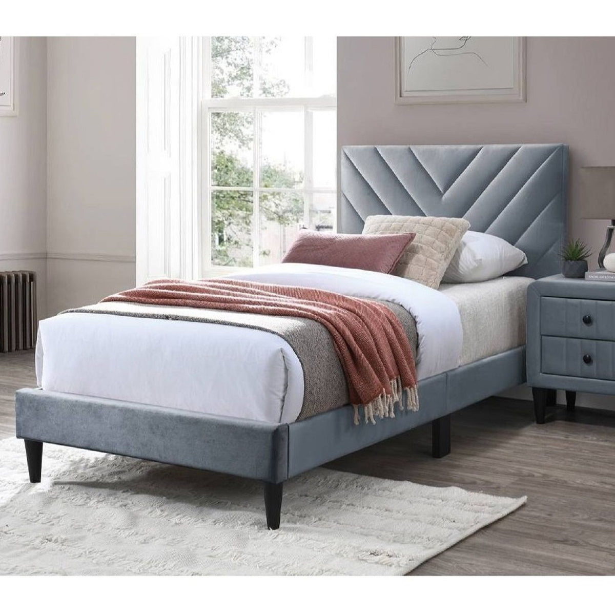 Juego de cama con cabecero ajustable