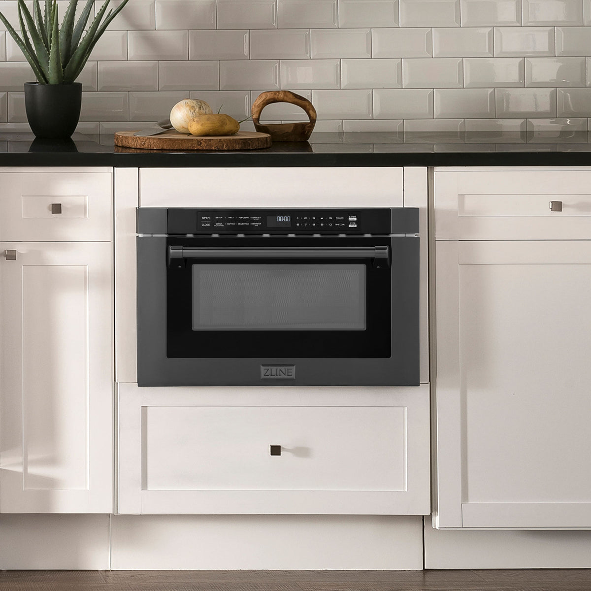 ZLINE - 24 in. 1.2 cu. ft. Built-in Microwave Drawer with a Traditional Handle - Black Stainless Steel