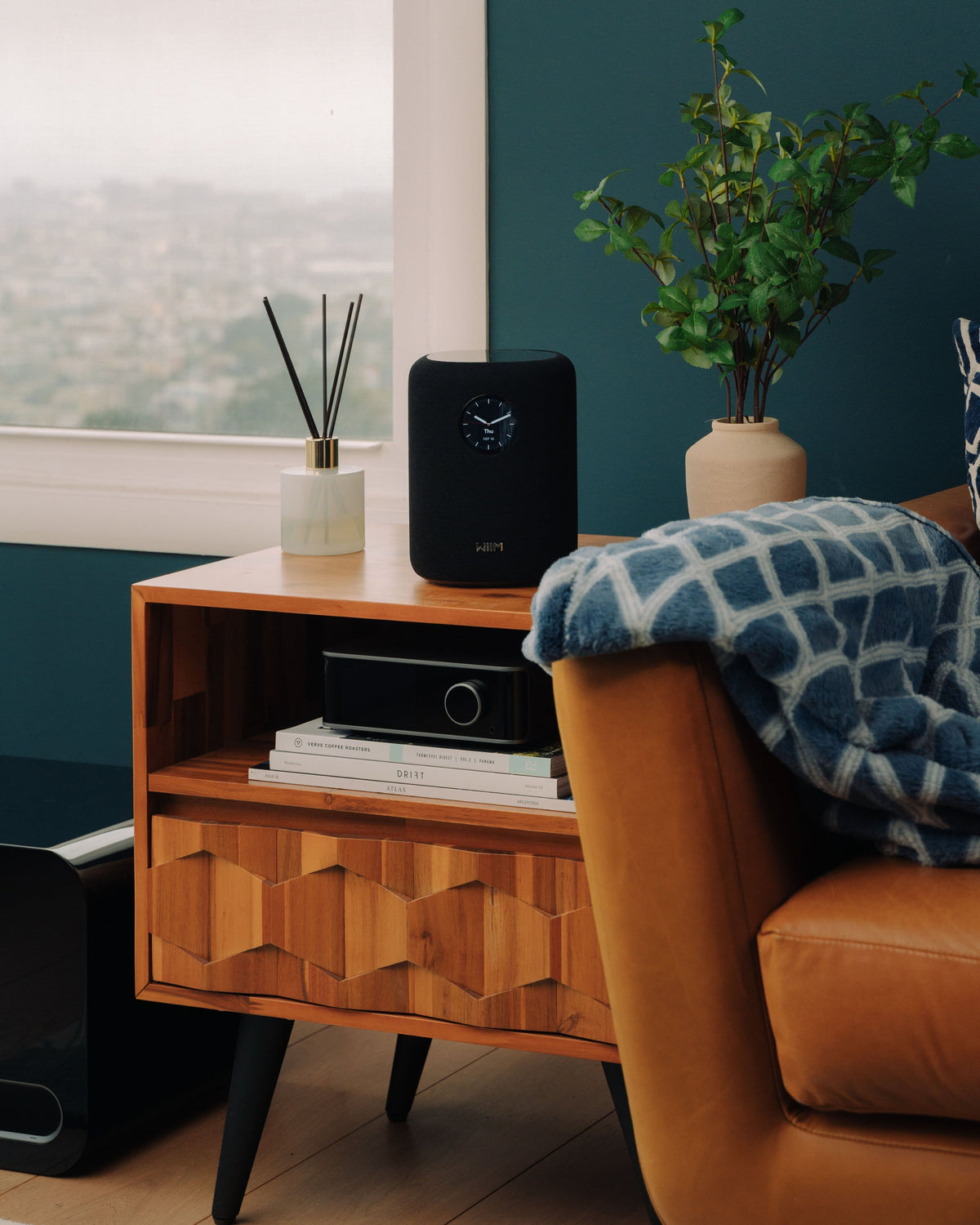 WiiM - Sound Smart Speaker w/ 1.8″ Touch Display, Hi‑Res 24‑bit/192 kHz, AI RoomFit - Black