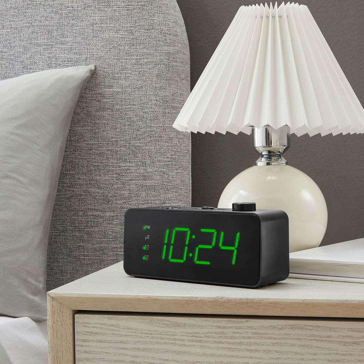 Insignia™ - Digital AM/FM Dual Alarm Clock with 4-Level Dimmer - Black