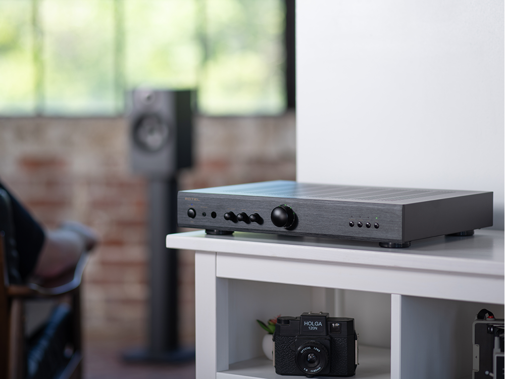 Rotel - A8 30W 2-Ch Integrated Amplifier - Black