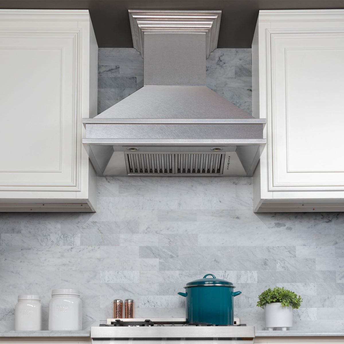 ZLINE - 36 inches - Externally Vented & Convertible - Wall Range Hood - Silver