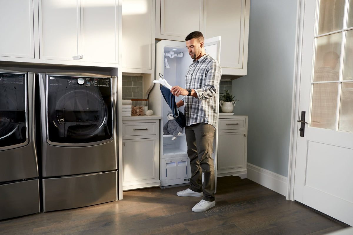 LG - Styler 18-in Wide Smart Steam Clothing Care System - White