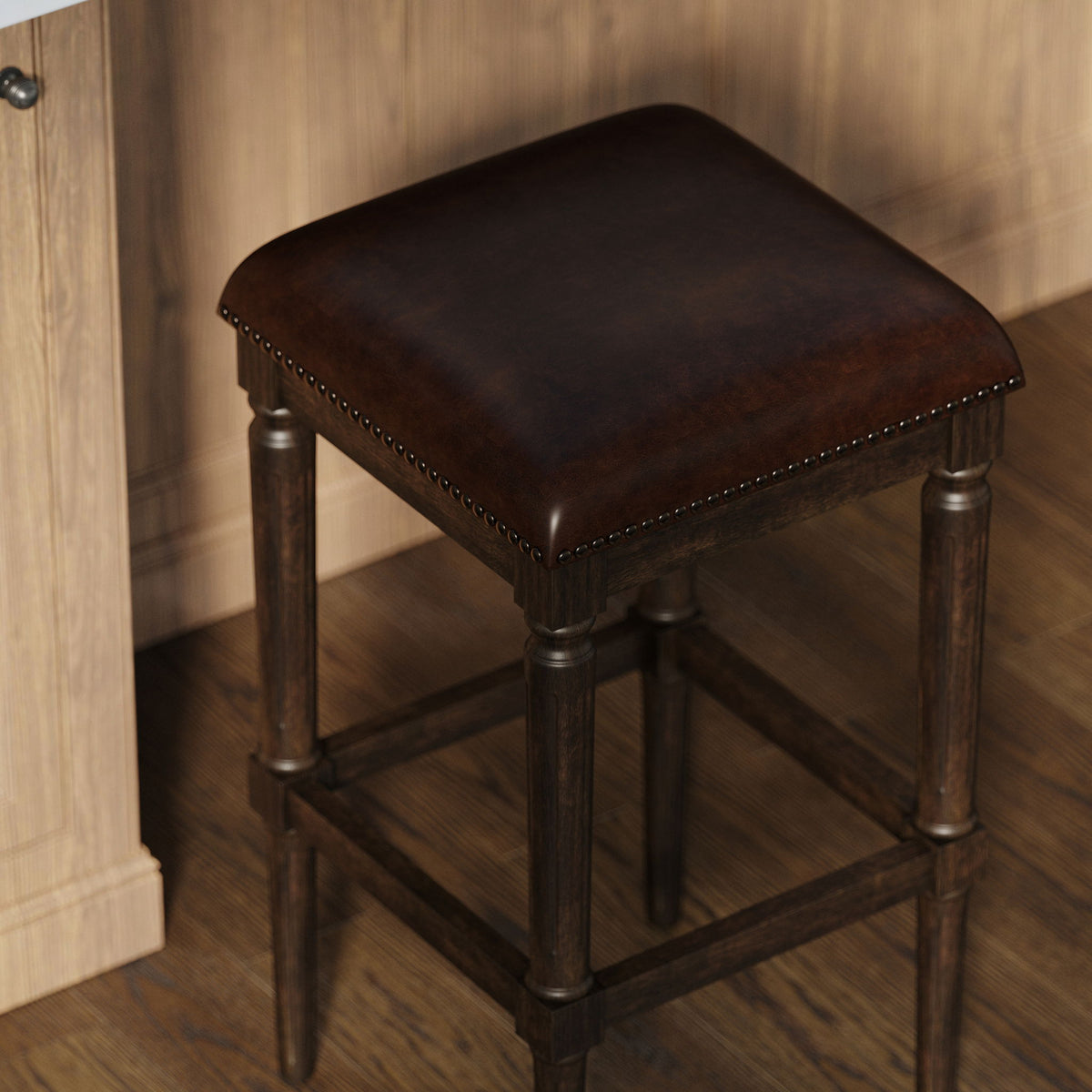 Taburete cuadrado con asiento tapizado