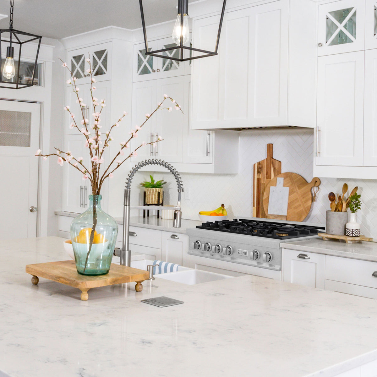 ZLINE - 36 in. Legacy Gas Rangetop with 6 Brass Burners and Porcelain Cooktop in Satin Steel - Satin Stainless Steel