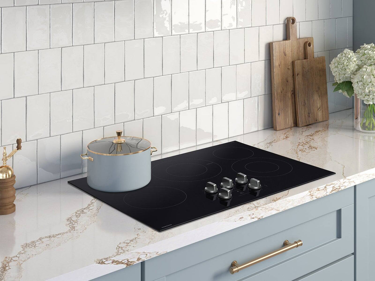 Samsung - 30" Electric Cooktop with 5 Burners and ENERGY STAR Certified Cooktop with Illuminated Knobs - Black