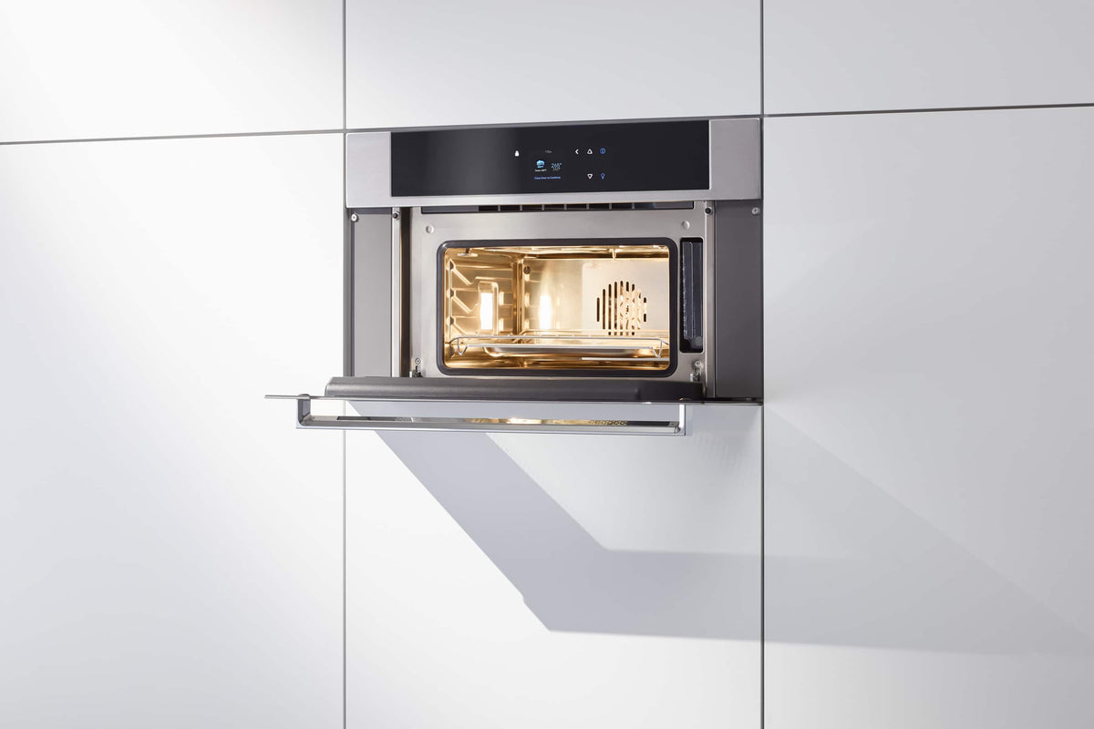 30” Viking RVL Collection 1.4 cu. ft. Built-In Single Electric True Convection Steam Oven - Stainless Steel
