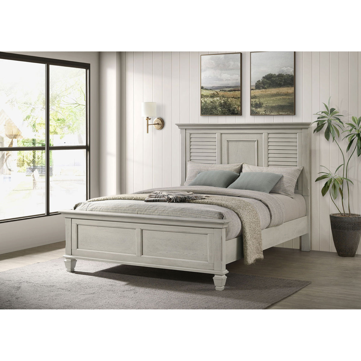 Cama con panel de construcción duradera