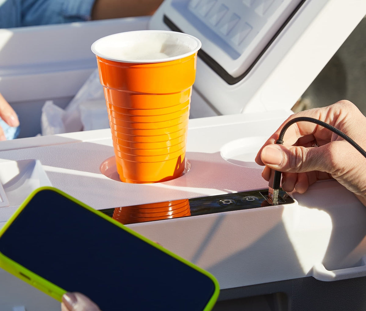 WORX - 20V Battery Powered & Electric Cooler - Black