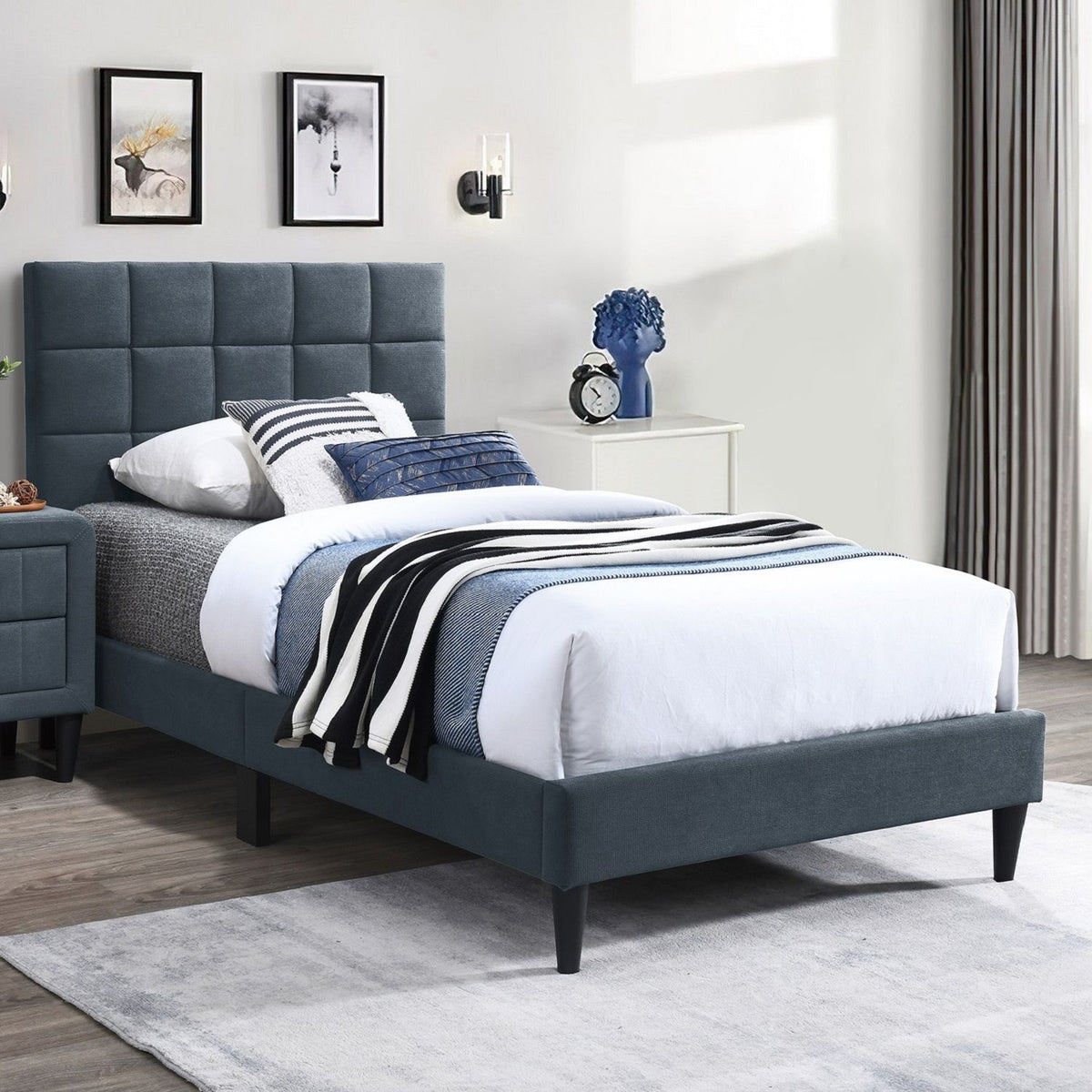 Cama moderna con cabecero ajustable