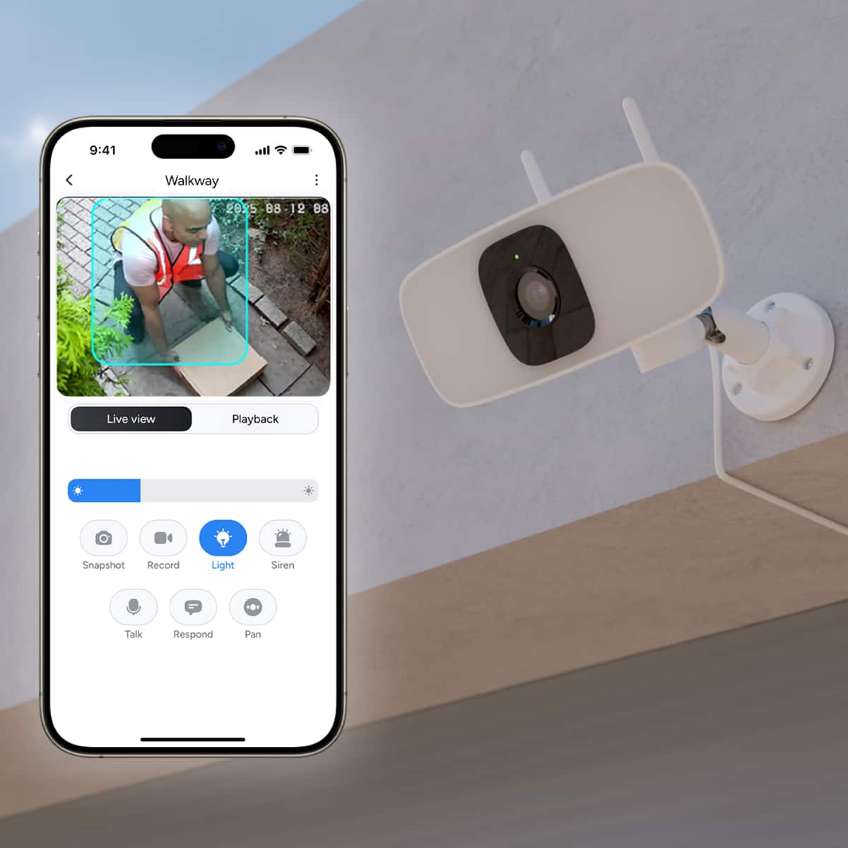 Lorex - Connect 2K Floodlight Wi-Fi Security Camera (with App Controlled Horizontal Pan) - White