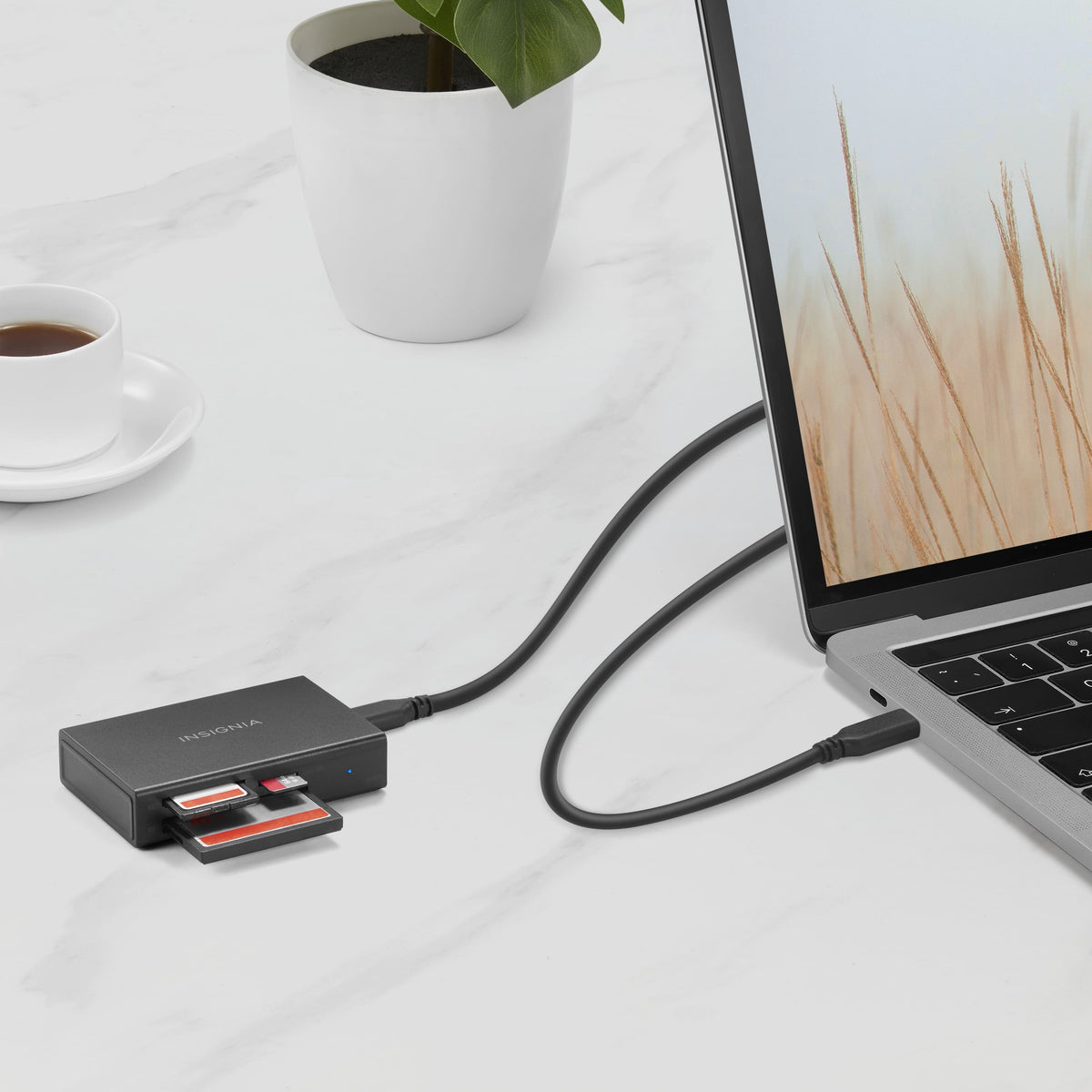 Insignia™ - USB-C to SD, microSD and CompactFlash Memory Card Reader - Black