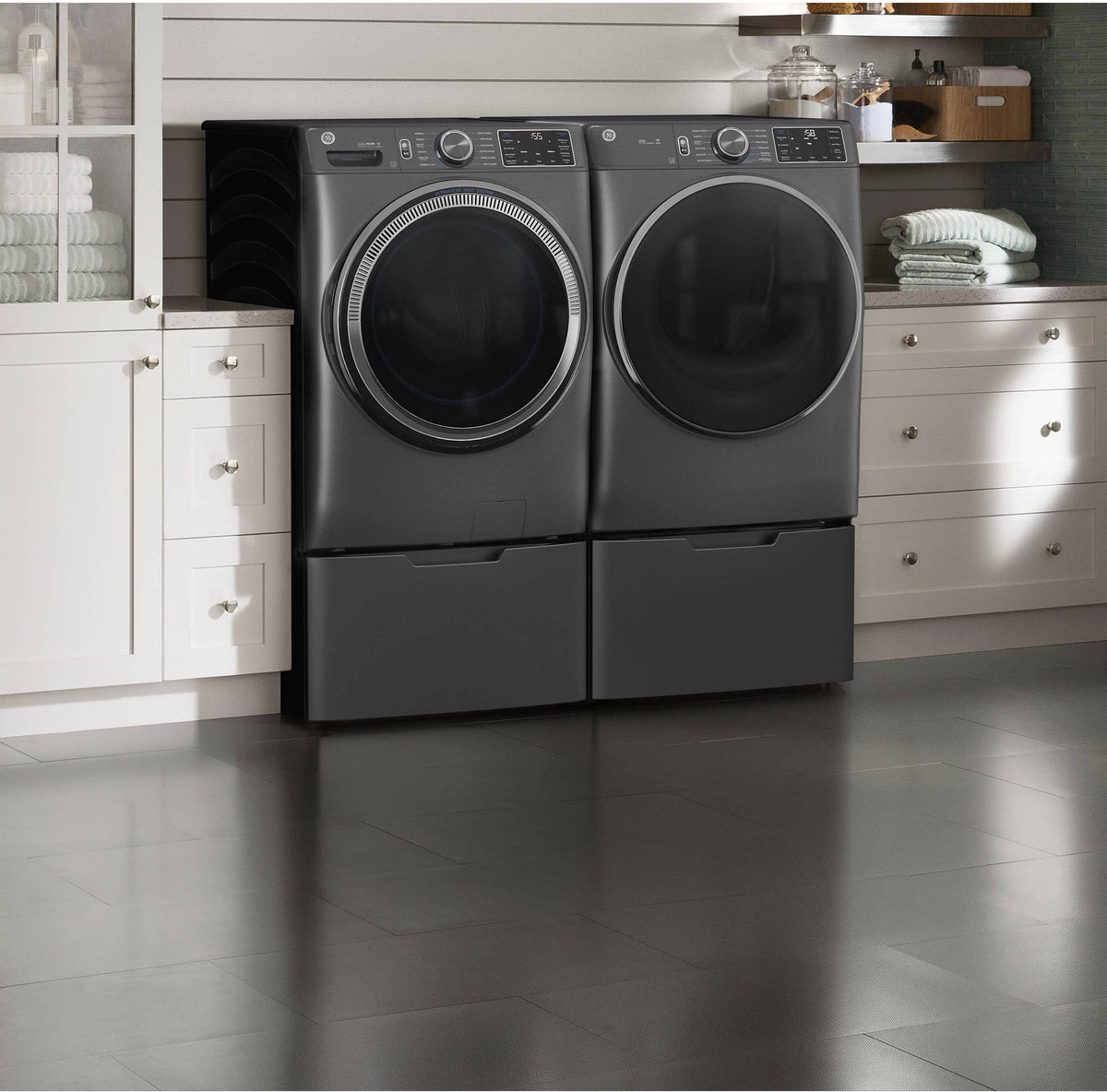GE - 5.0 Cu. Ft. Stackable Smart Front Load Washer with Steam, SmartDispense and Odorblock Ultra Fresh Vent System - Carbon Graphite