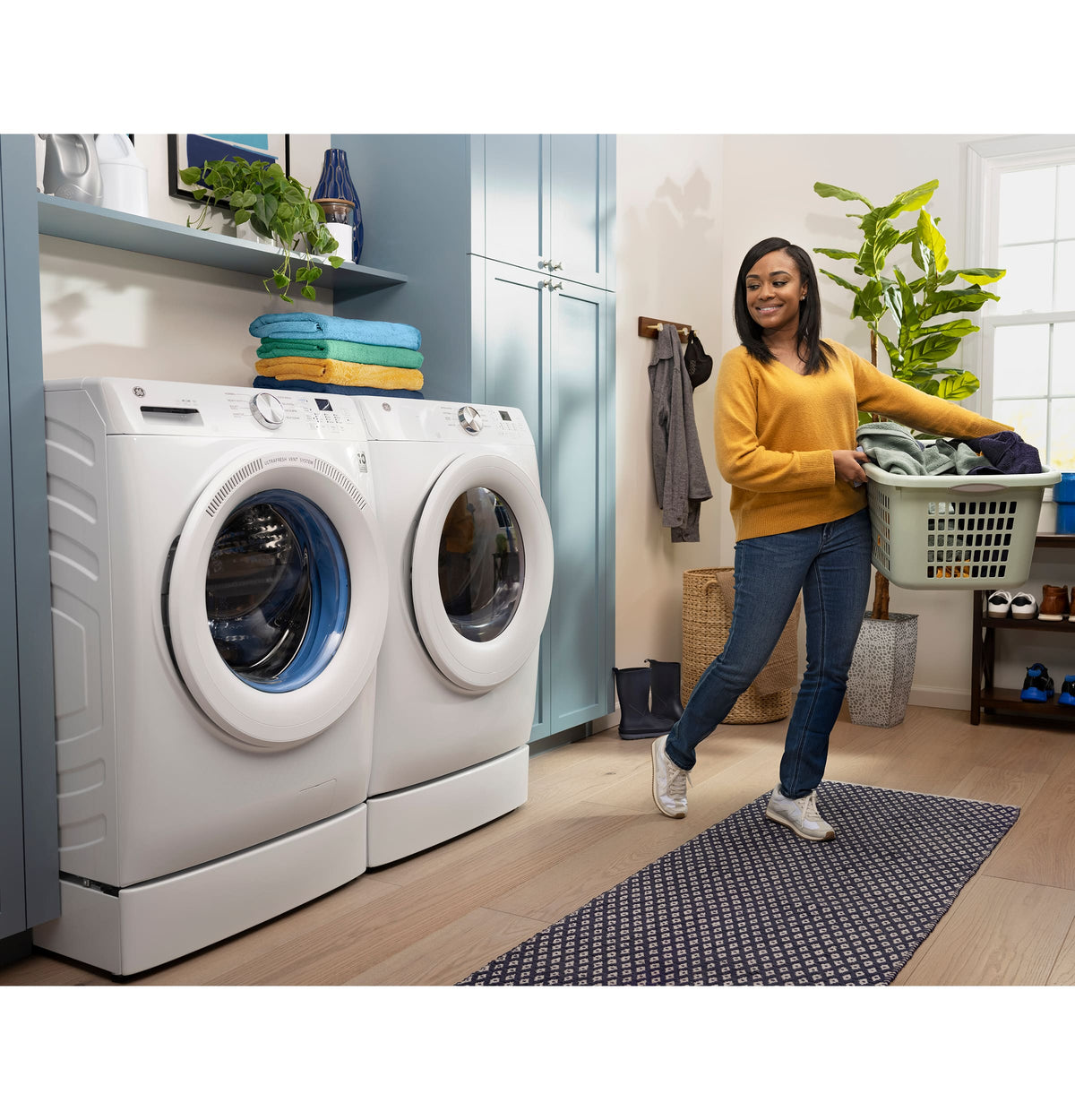 GE - 4.6 Cu. Ft. High-Efficiency Stackable Smart Front Load Washer with Microban Antimicrobial Technology - White