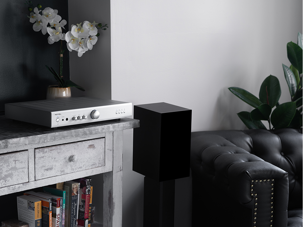 Rotel - A8 30W 2-Ch Integrated Stereo Amplifier - Silver