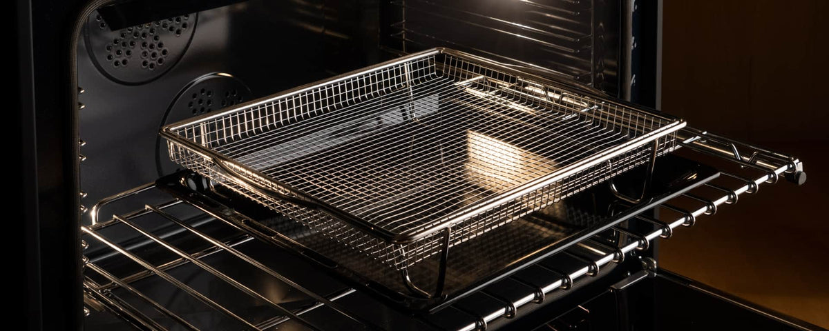 Bertazzoni - 36" Heritage Series Induction Range - Nero Matt/Gold - Black