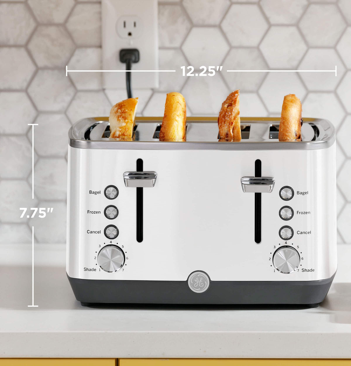 GE - 4-Slice Toaster with 7 Shade Settings and Extra Wide Slots - Snow White