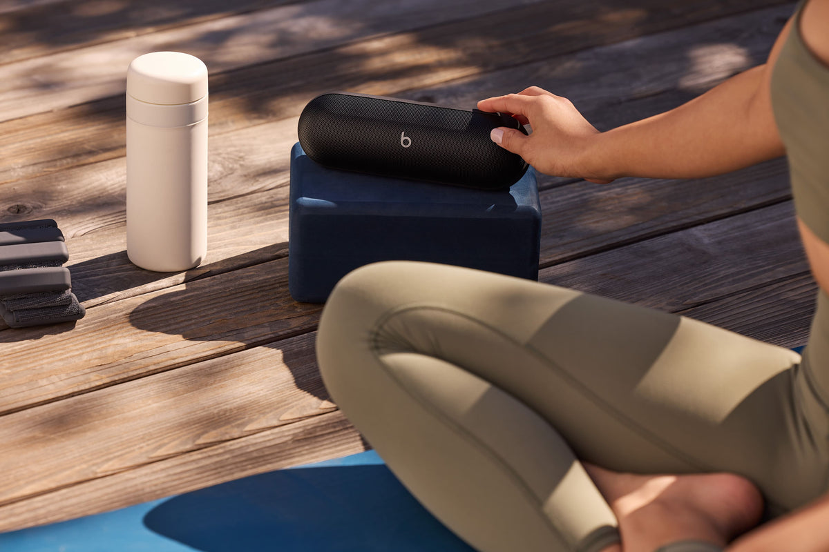 Beats - Pill Portable Wireless Bluetooth Speaker and Portable Charger - Matte Black