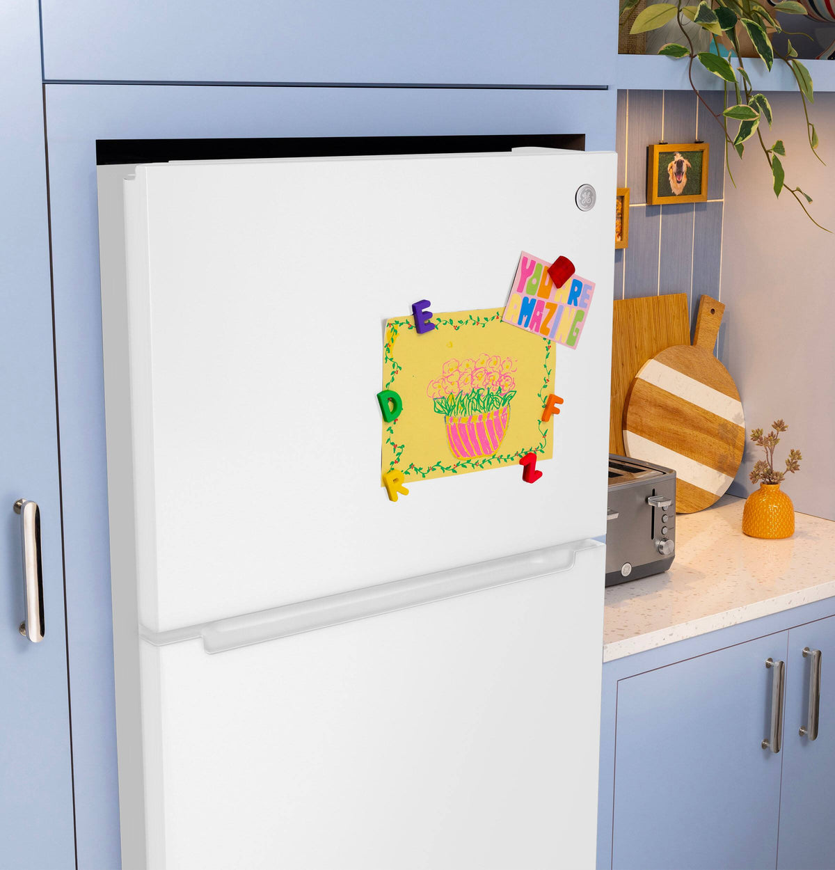 GE - 30 in. Wide 21 Cu. Ft. Freestanding Garage Ready Top Freezer Refrigerator with Bright LED Lighting - White