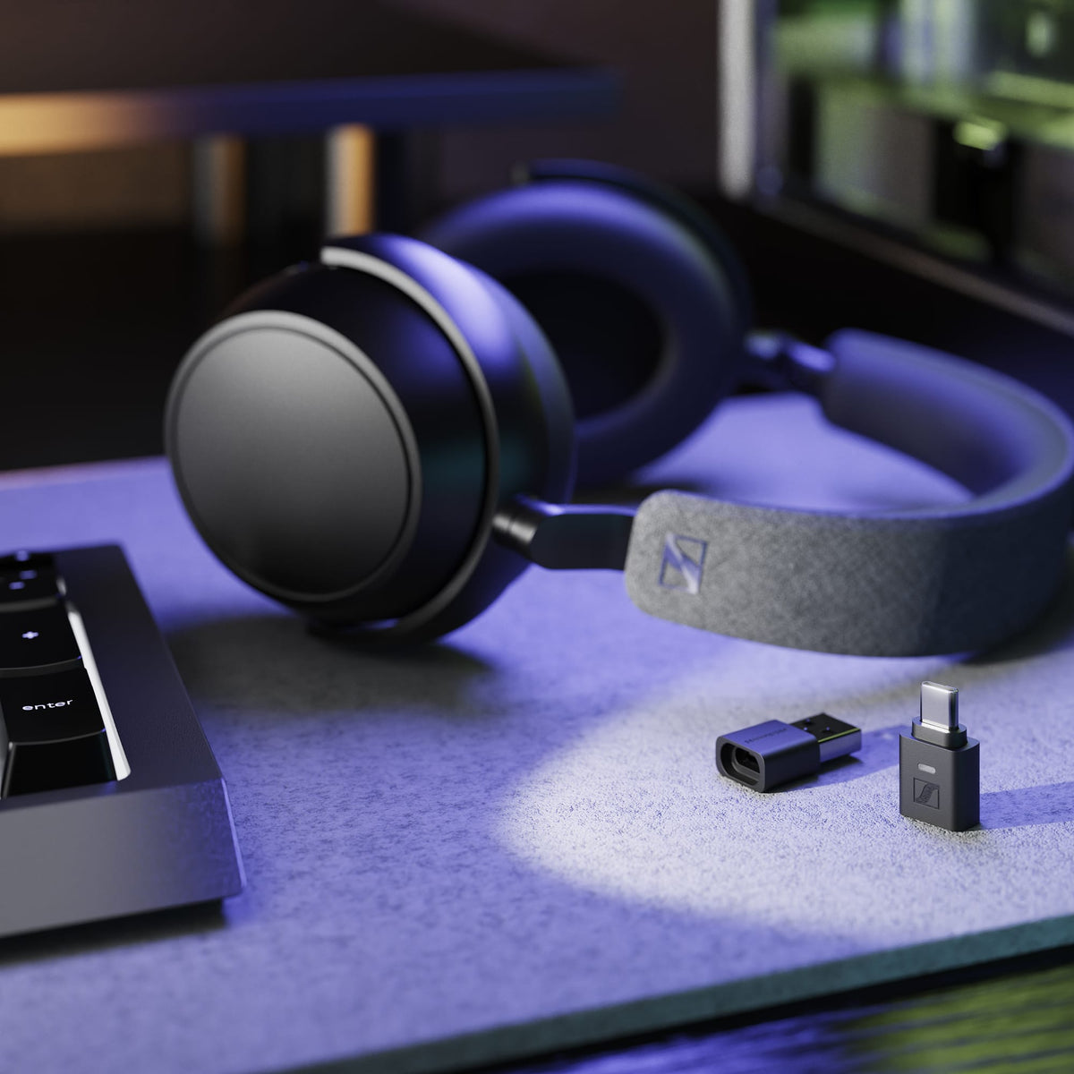 Sennheiser - BTD 700 Bluetooth USB Dongle - aptX Lossless, Auracast, Plug & Play Audio Transmitter for Headphones - Black