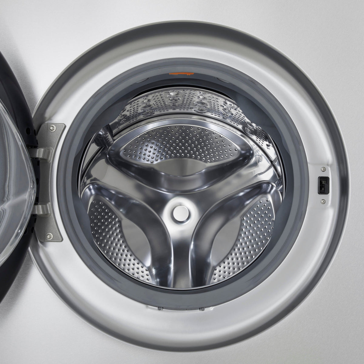 LG - SIGNATURE 5.8 Cu. Ft. High-Efficiency Stackable Smart Front Load Washer with Steam and ezDispense - Brushed Platinum Steel