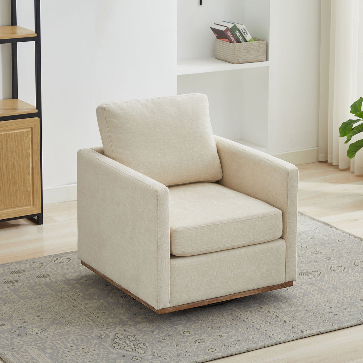 Sillón decorativo giratorio tapizado de forma cuadrada
