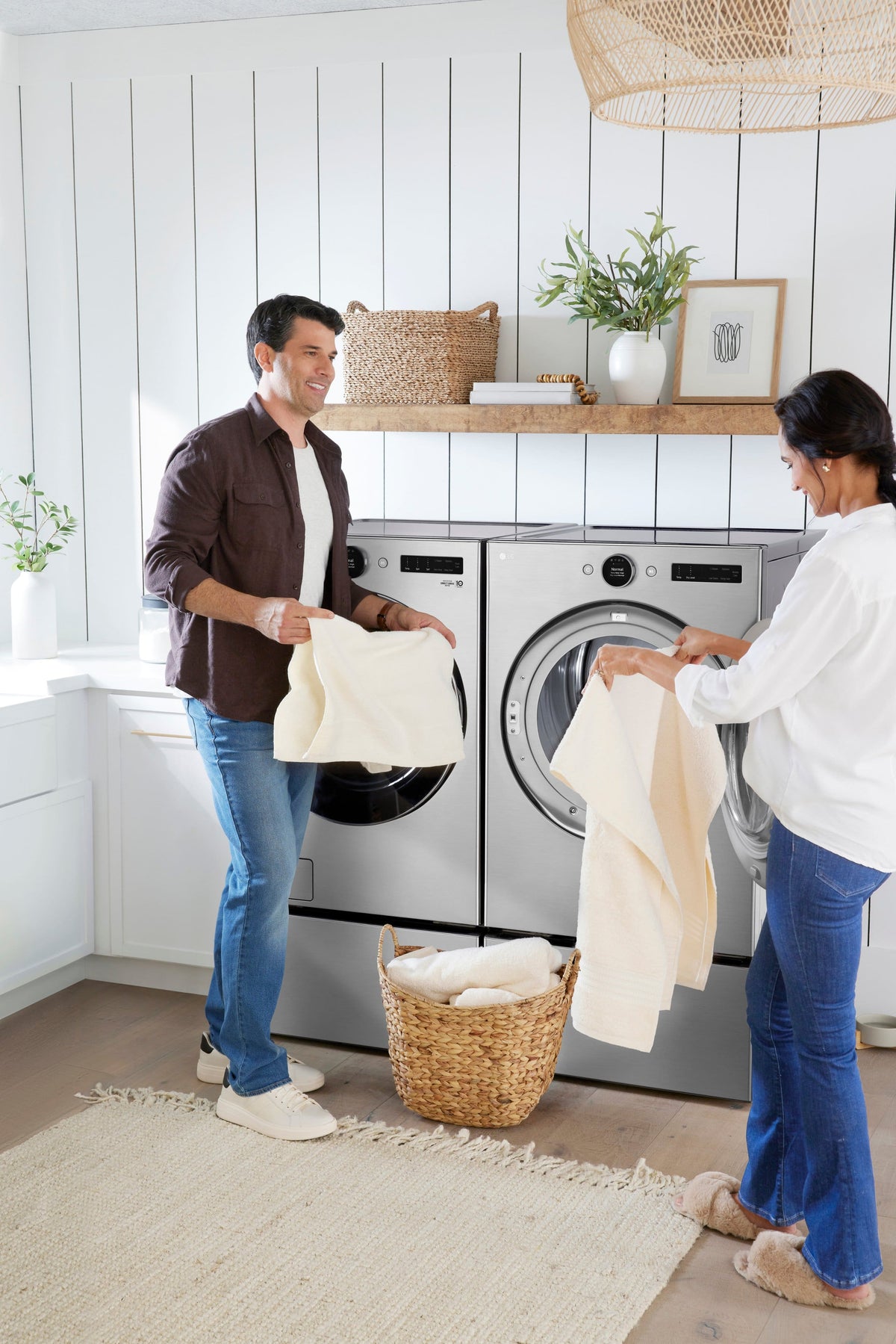 LG - 7.4 Cu. Ft. Stackable Smart Electric Dryer with Steam and Sensor Dry - Graphite Steel