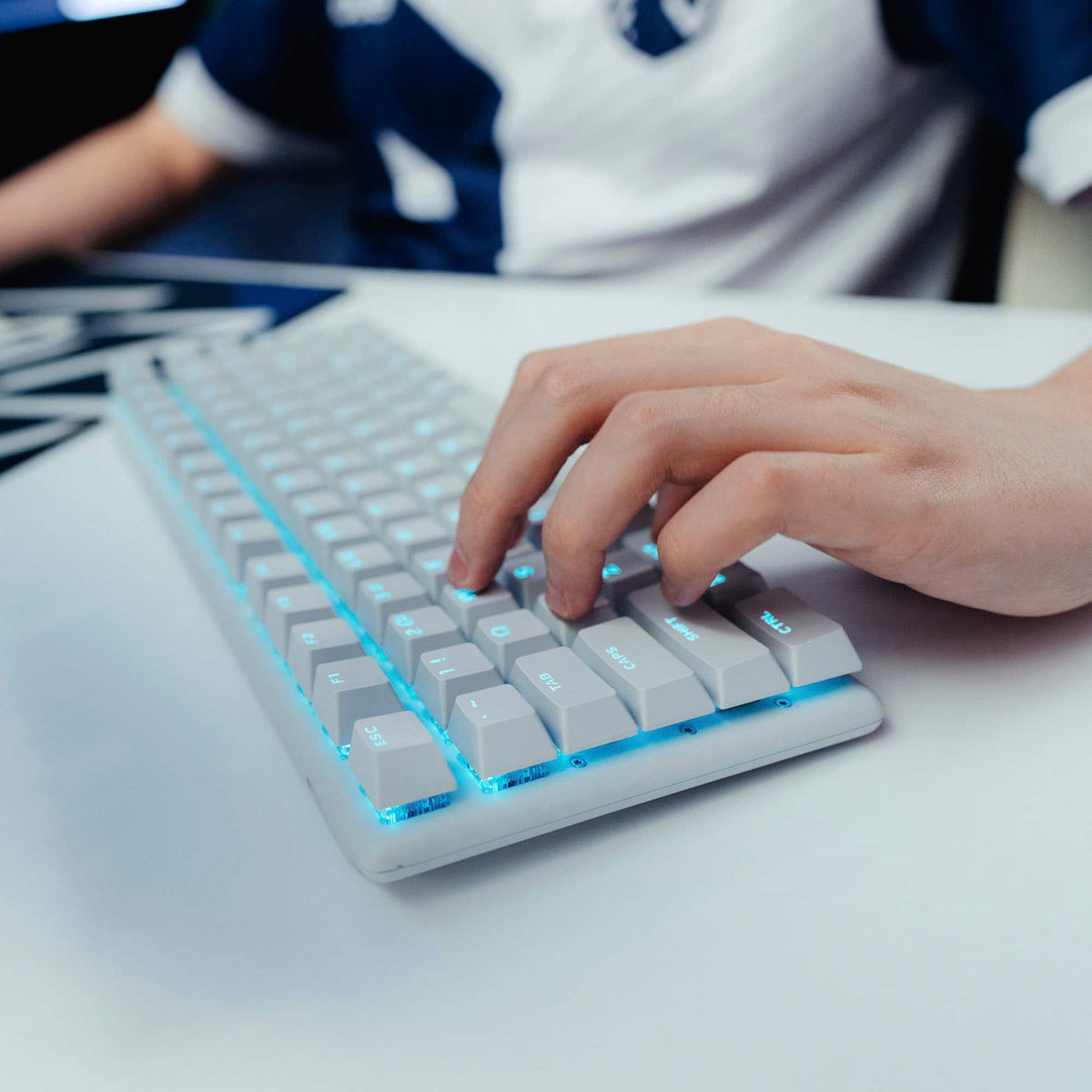 Alienware - Pro 75% Wireless Mechanical Gaming Keyboard with RGB Back Lighting - Lunar Light