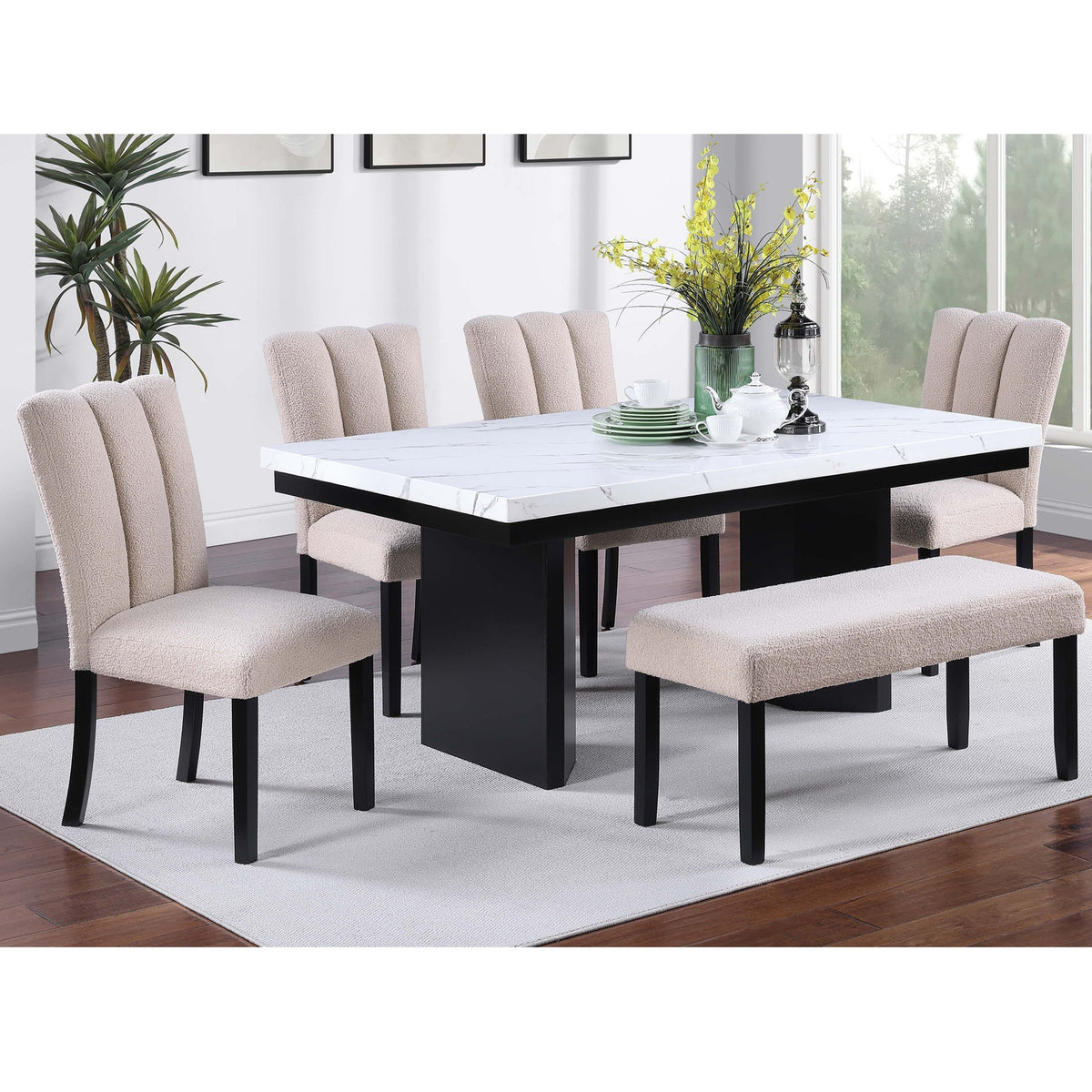 Juego de comedor de dos tonos con sillas laterales tapizadas