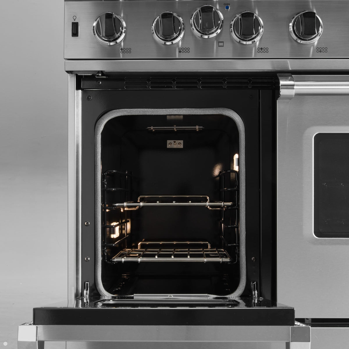 Viking - 36"W. Pro5S 5.6 Cu. Ft. Freestanding Self-Clean Sealed 4B LP DF Convection Range/Grdl-Squall/Brushed Brass - Squall