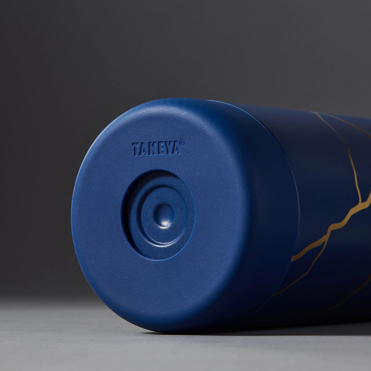 Takeya - Kintsugi 32-oz. Leakproof Water Bottle with Spout Lid - Bleu Marine