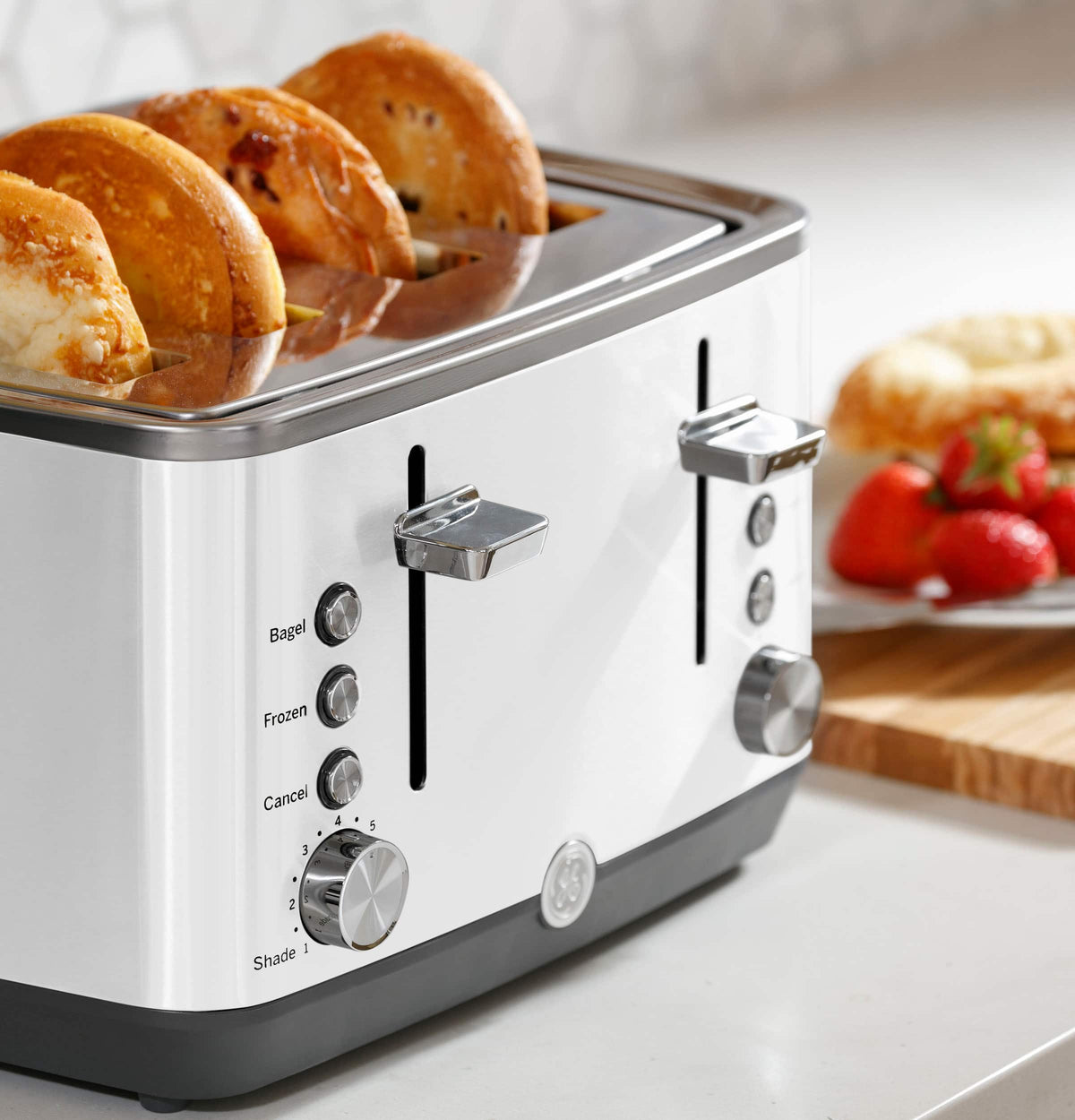 GE - 4-Slice Toaster with 7 Shade Settings and Extra Wide Slots - Snow White