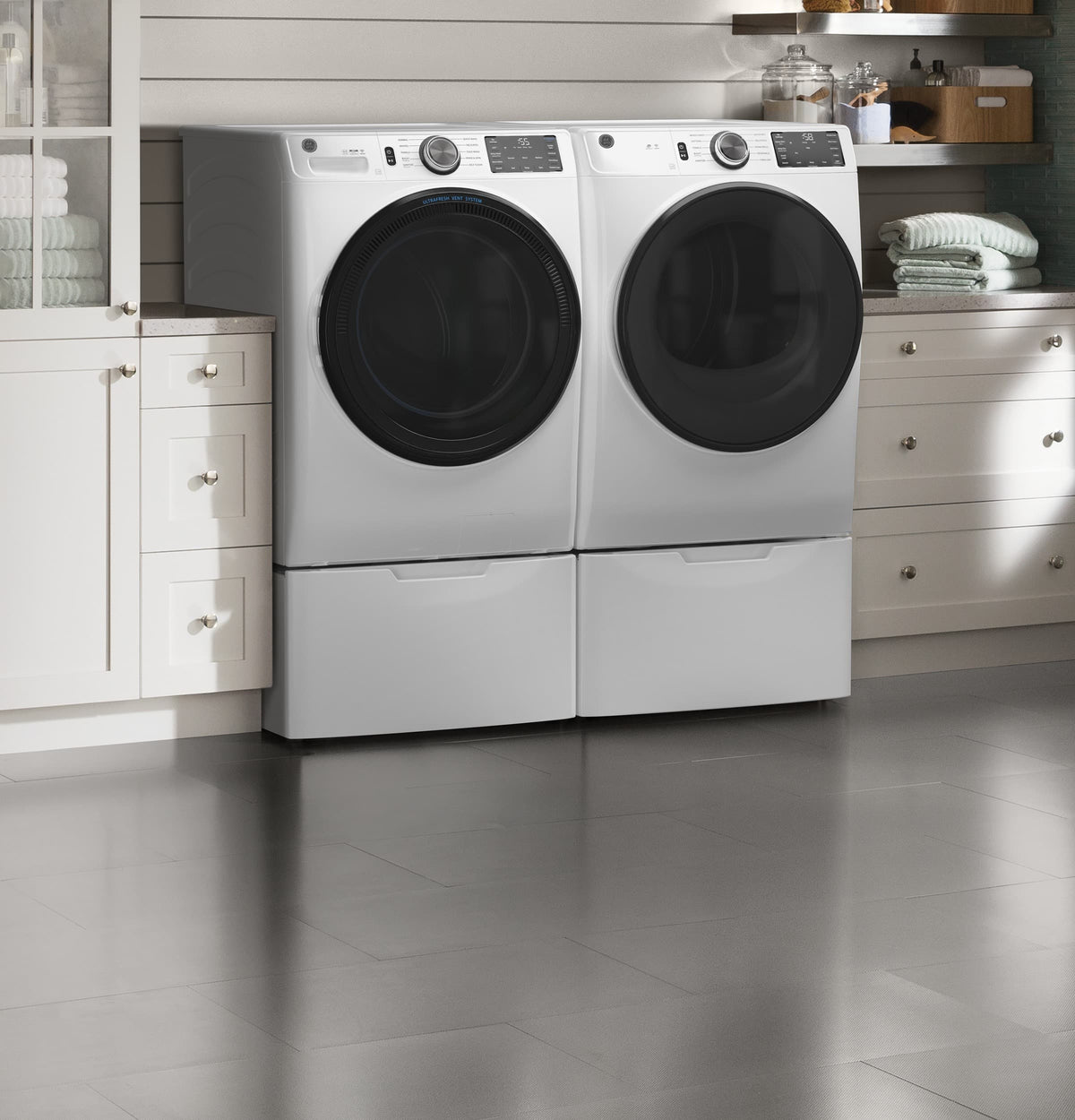 GE - 7.8 Cu. Ft. Stackable Smart 10-Cycle Electric Dryer - White